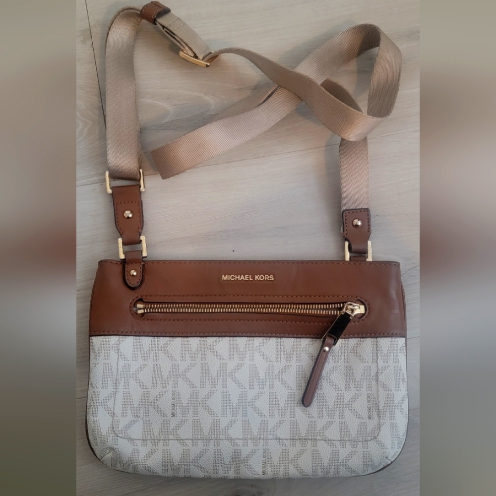 Michael Kors crossbody purse